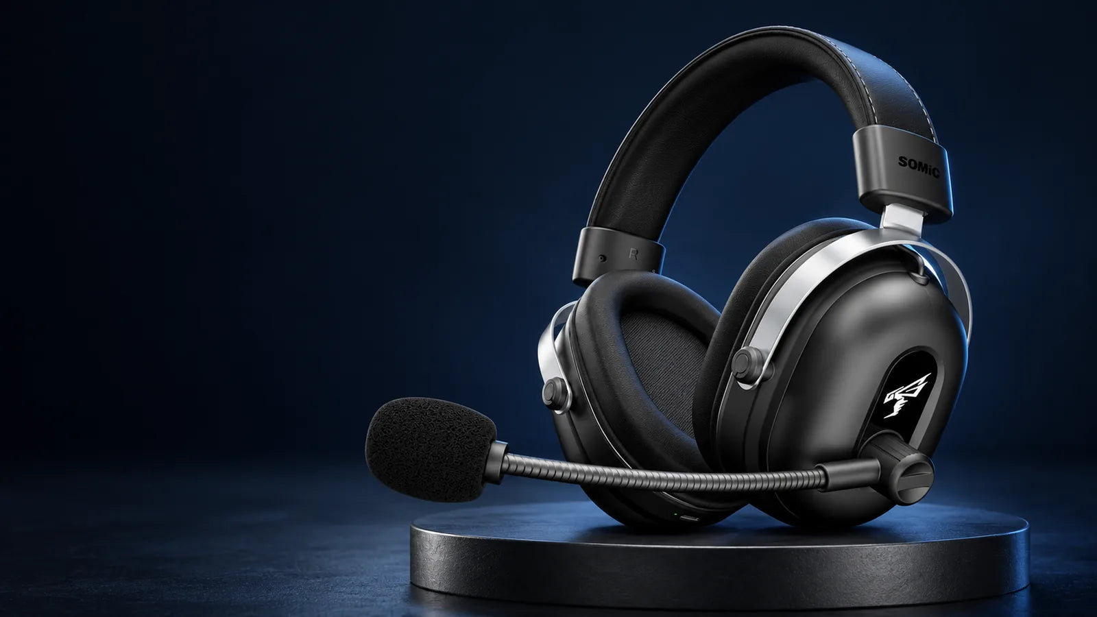 Kabelloses Commander-Headset mit schwarzen Ohrpolstern, silbernen Gabeln und verstellbarem Bügelmikrofon